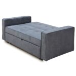 Un sofá cama gris desplegado en posición de cama, con dos brazos laterales altos y un diseño acolchado en la superficie.