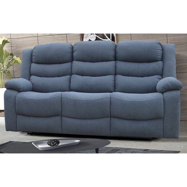 Sofá tres plazas modelo Luxor con asientos relax de palanca. Tapizado en tela microfibra algodonada color marengo. Respaldo con extra de relleno dividido en tres partes para aumentar el confort y adaptación en todas las zonas de la espalda.